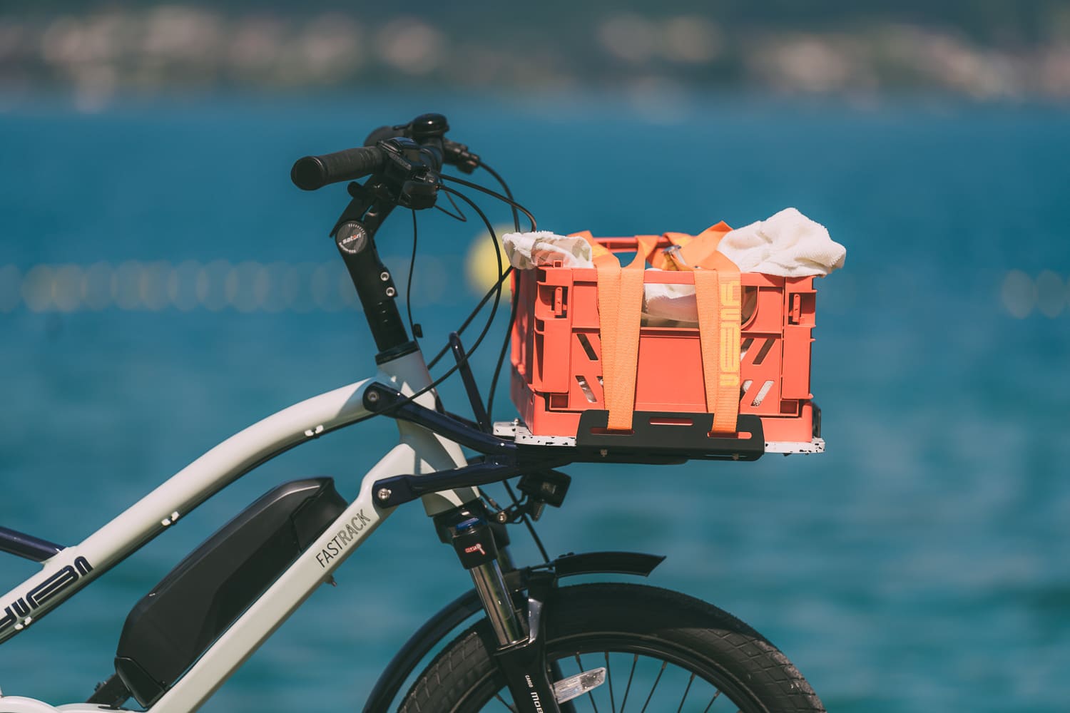 yuba_bikes_fastrack_blue_front_ecodeck_lake_closeup-2