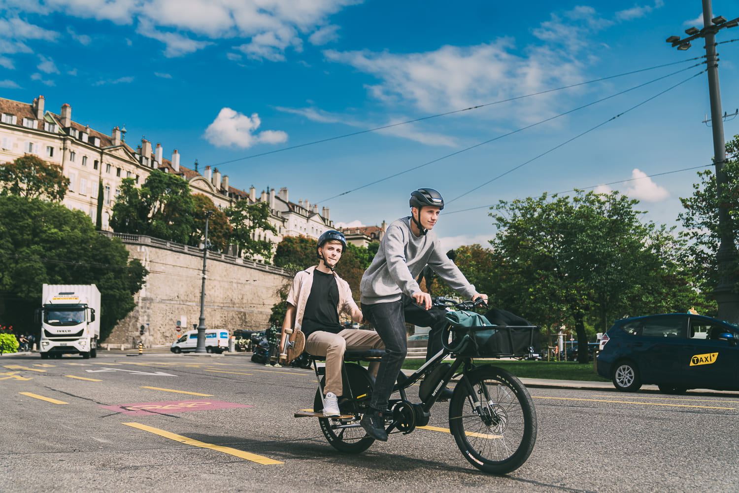 yuba_bikes_lifestyle_kombie6_stuffrack_backrest_sideboards-1-2