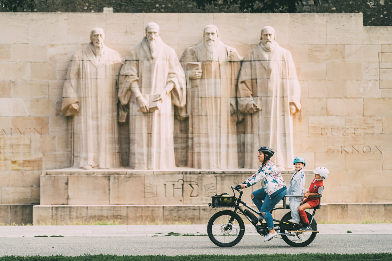 yuba_bikes_lifestyle_kombie6_stuffrack_sideboards_monkeybars_family_city-1-2