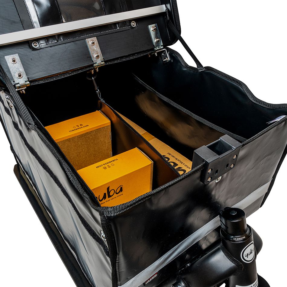 yuba_bikes_studio_box_pro_supercargo_cl_black_closeup_inside